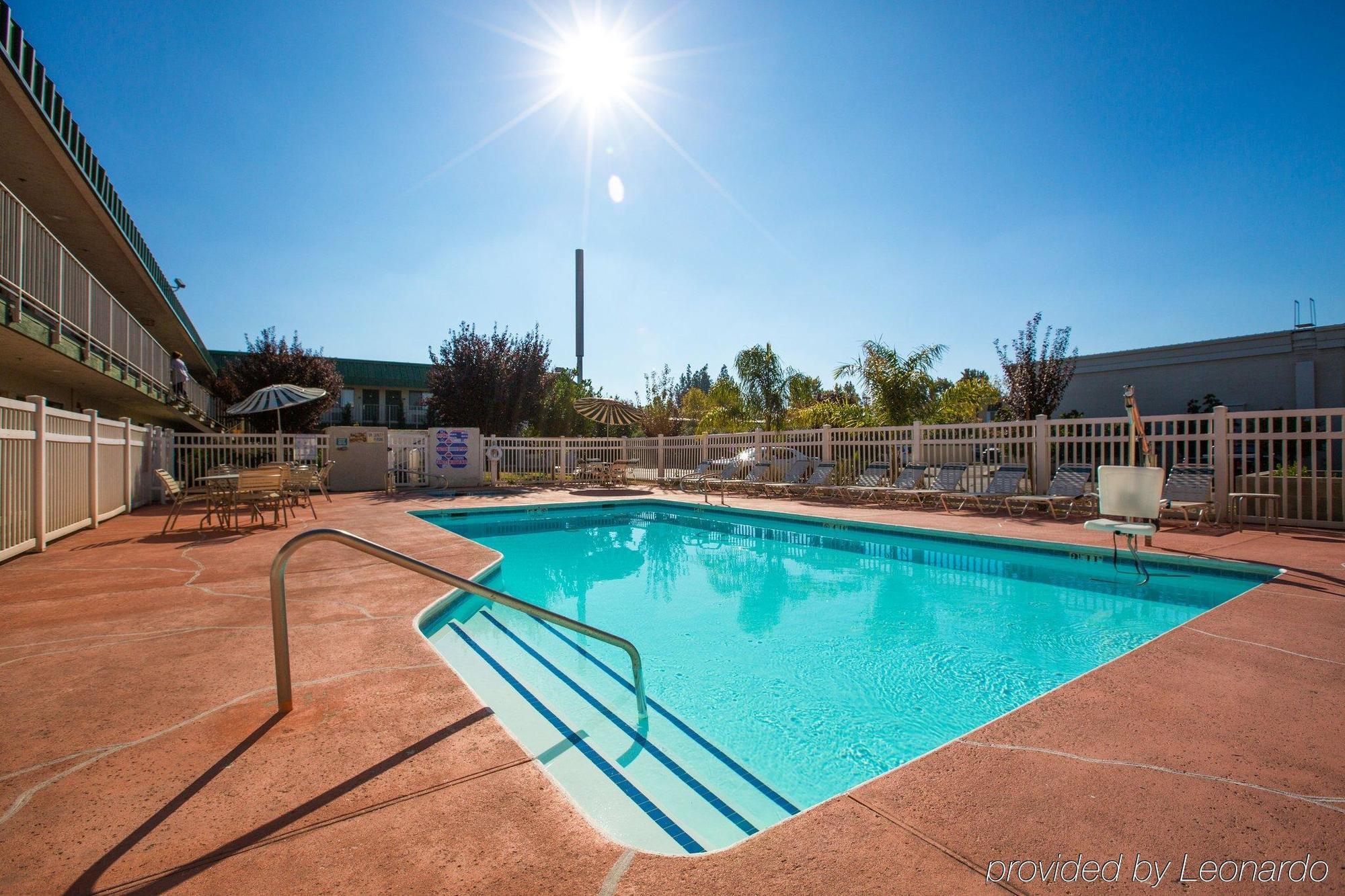 University Inn Fresno Luaran gambar