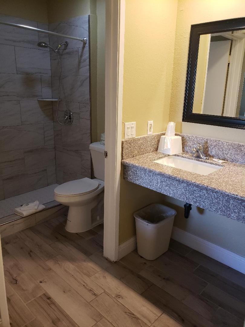 University Inn Fresno Luaran gambar